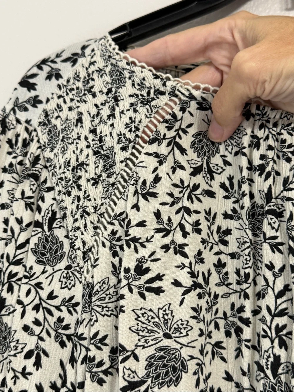 LOFT Black & White Floral Puff-Sleeve Blouse